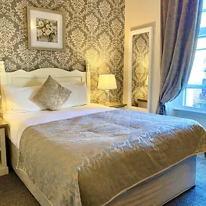Baggot Court Townhouse Hotel