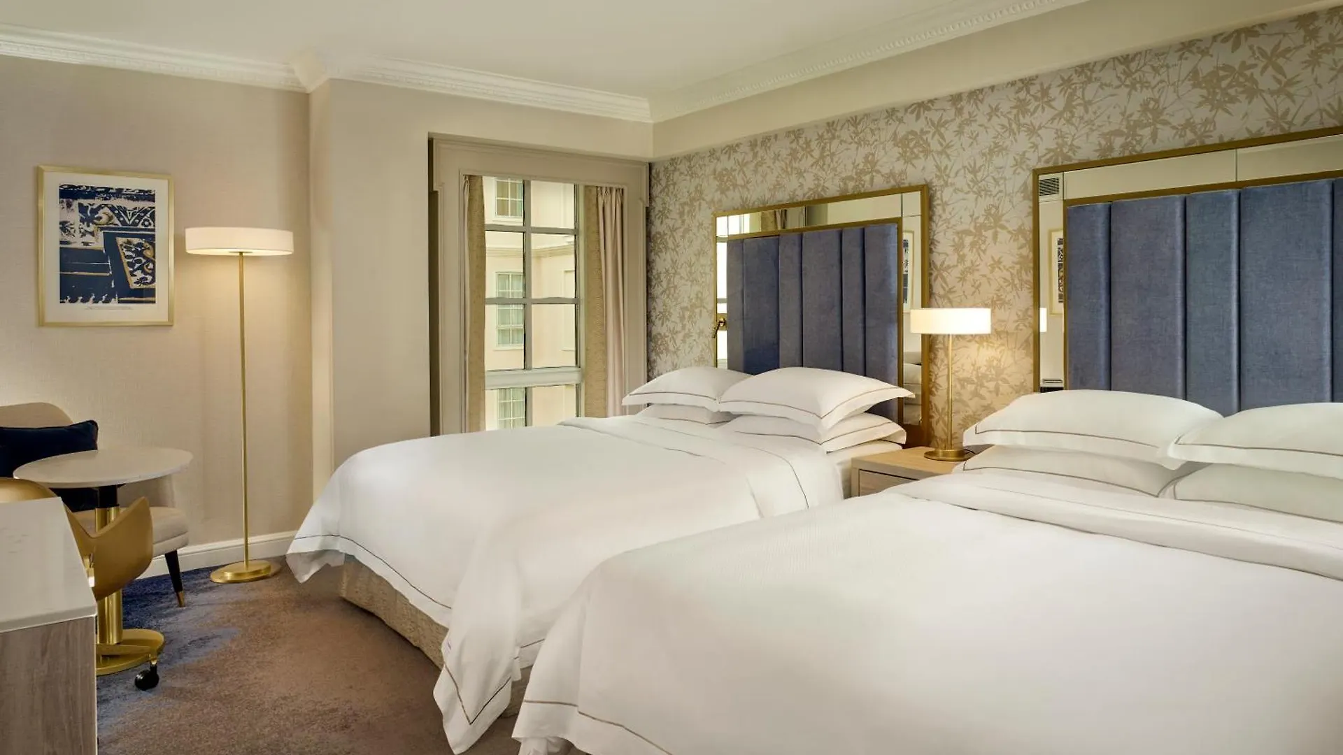 The College Green Dublin Hotel, Autograph Collection