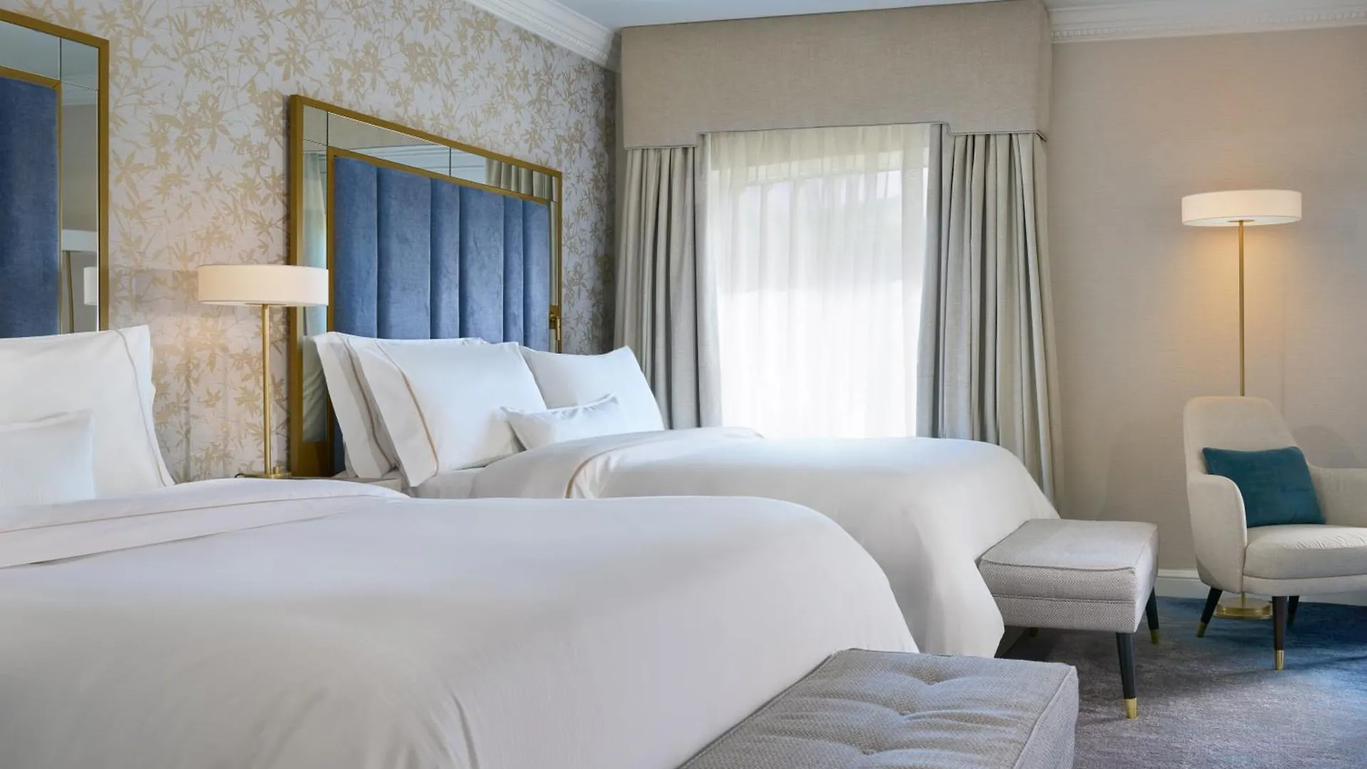 The College Green Dublin Hotel, Autograph Collection