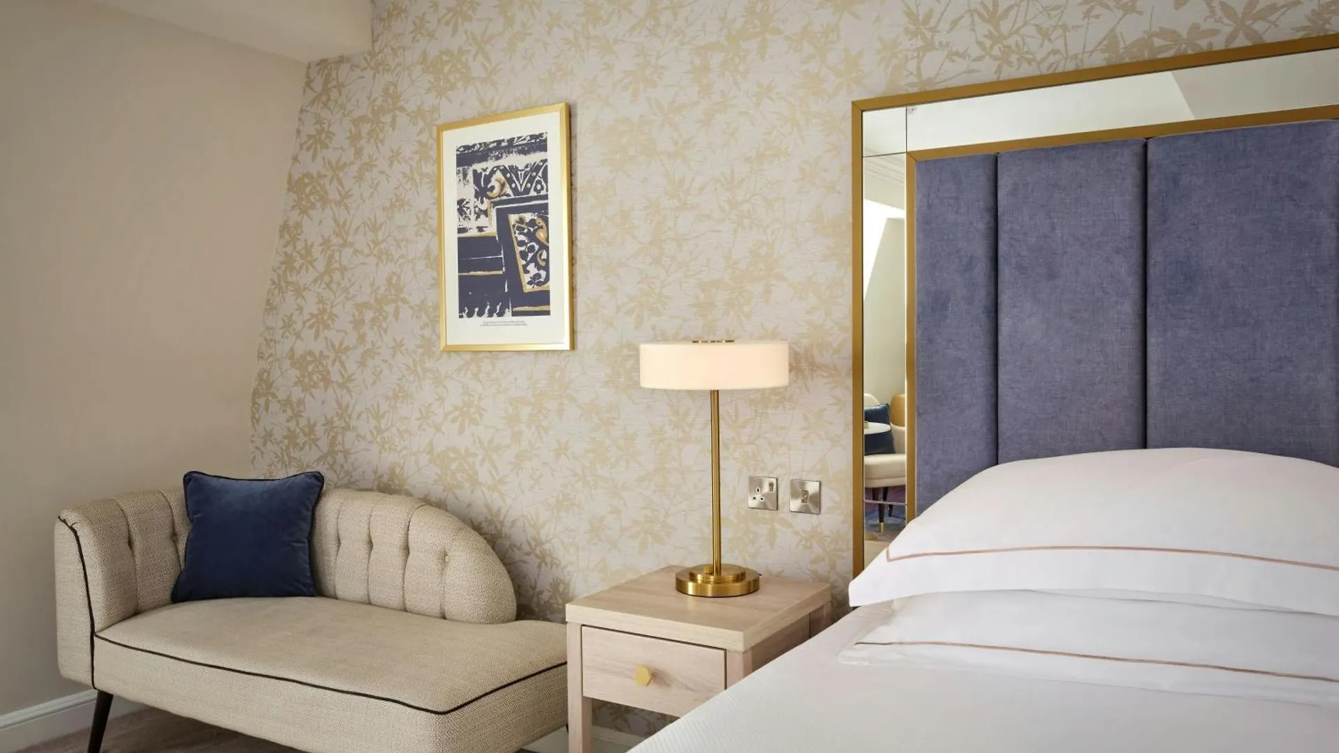 The College Green Dublin Hotel, Autograph Collection Ireland