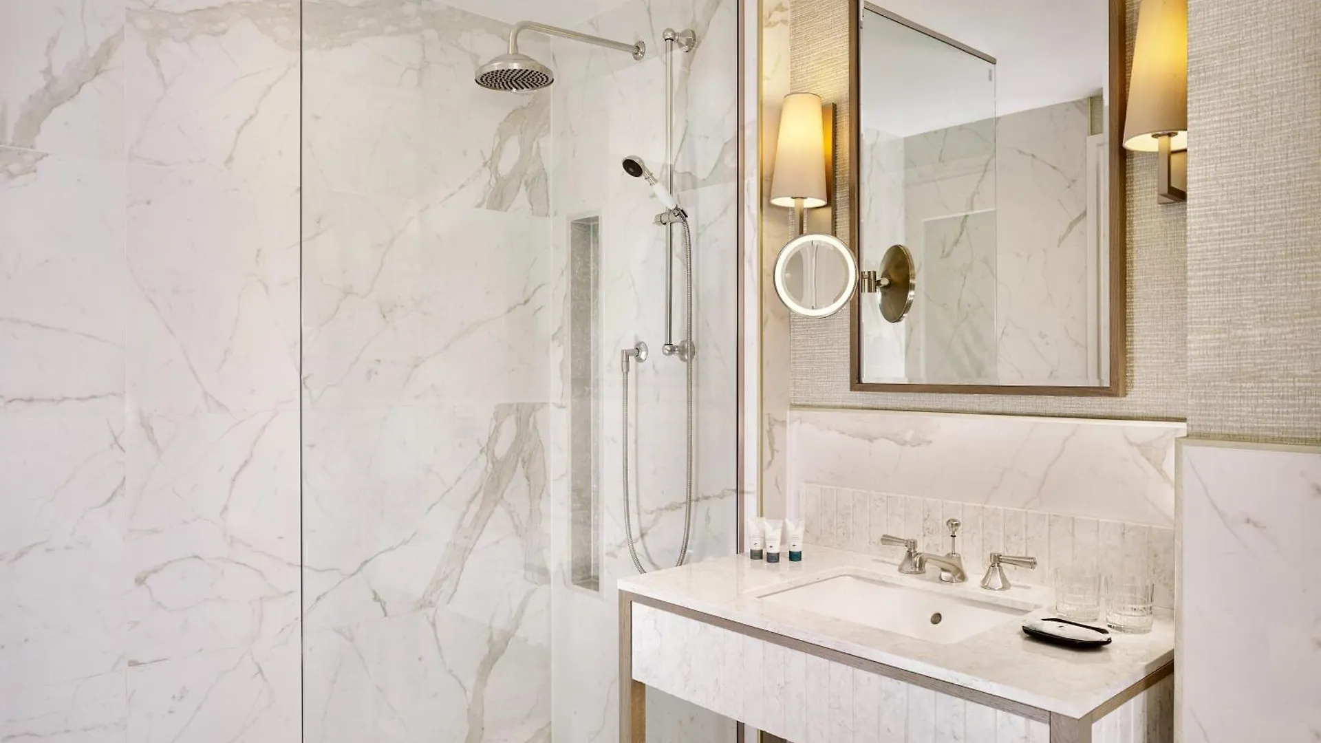 The College Green Dublin Hotel, Autograph Collection 5*,