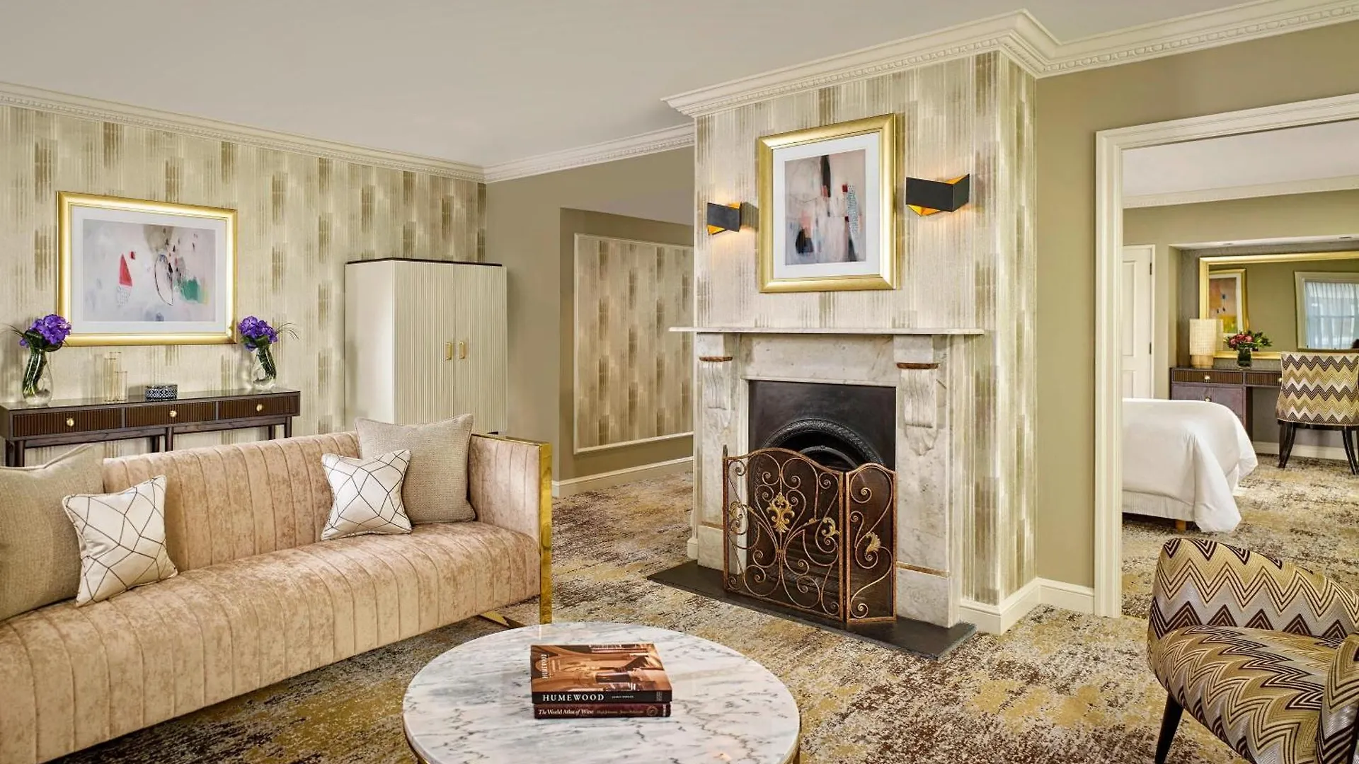 The College Green Dublin Hotel, Autograph Collection 5*,