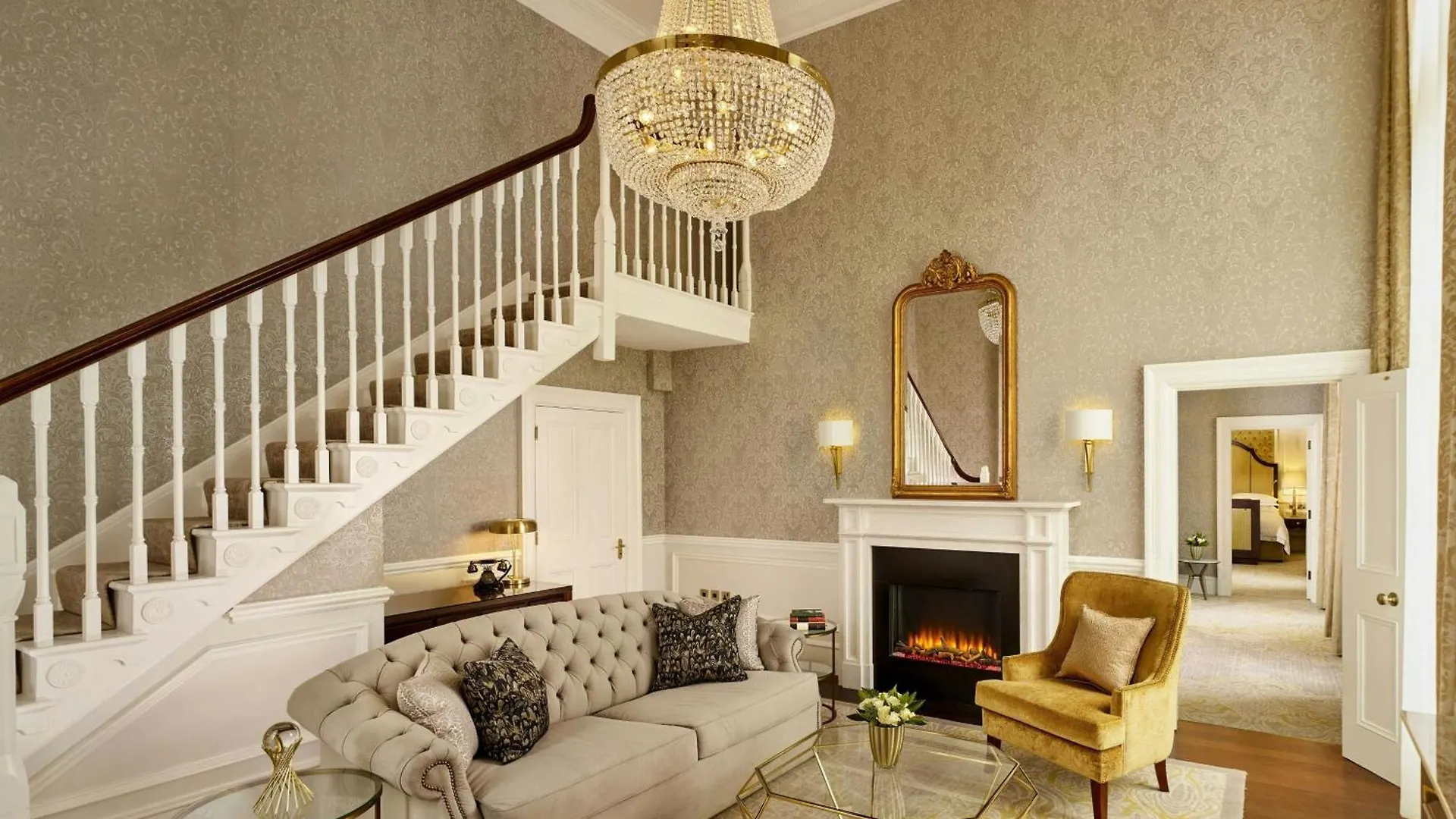 The College Green Dublin Hotel, Autograph Collection